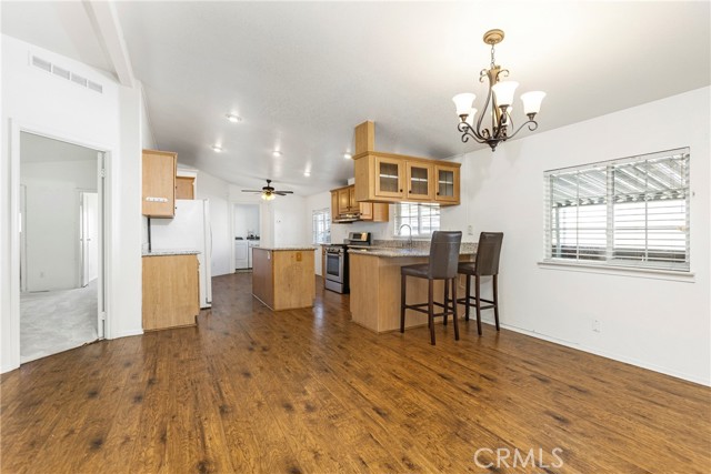 Detail Gallery Image 8 of 33 For 4901 Green River Rd #228,  Corona,  CA 92878 - 3 Beds | 2 Baths