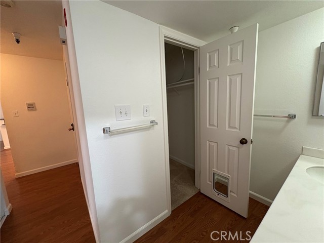 Detail Gallery Image 16 of 21 For 735 El Camino Real #102,  Burlingame,  CA 94010 - 2 Beds | 1 Baths