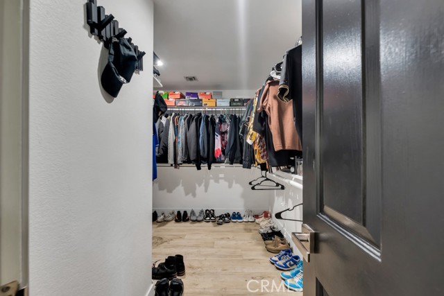 Detail Gallery Image 16 of 35 For 10122 Jovita Ave, Chatsworth,  CA 91311 - 5 Beds | 3 Baths