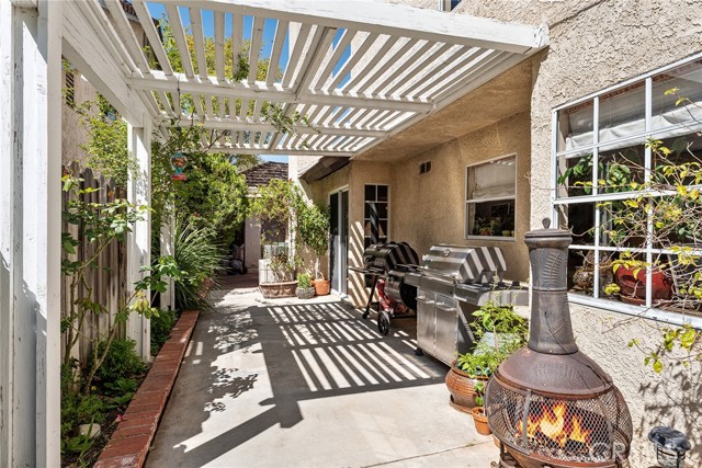 Detail Gallery Image 30 of 56 For 19852 Pandy Ct, Canyon Country,  CA 91351 - 3 Beds | 2/1 Baths