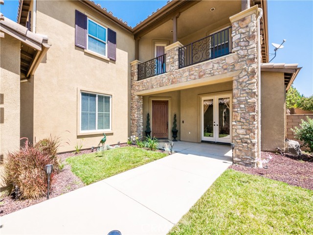 Detail Gallery Image 3 of 46 For 8120 Sunset Rose Dr, Corona,  CA 92883 - 5 Beds | 5/1 Baths