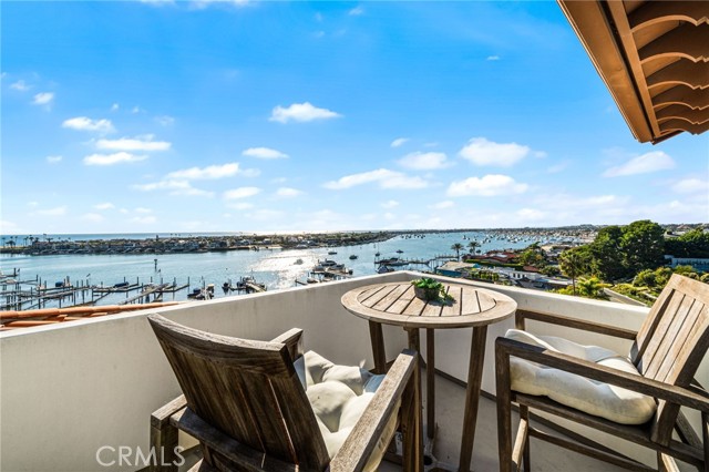 Detail Gallery Image 39 of 66 For 2301 Pacific Dr, Corona Del Mar,  CA 92625 - 4 Beds | 3/1 Baths