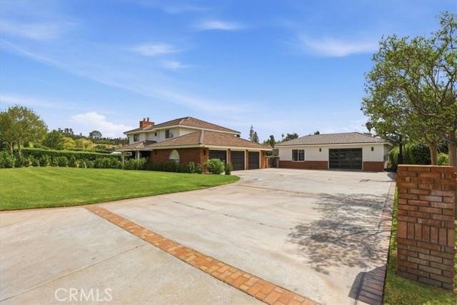 Detail Gallery Image 12 of 75 For 1956 Middle Creek, Riverside,  CA 92506 - 5 Beds | 4/1 Baths