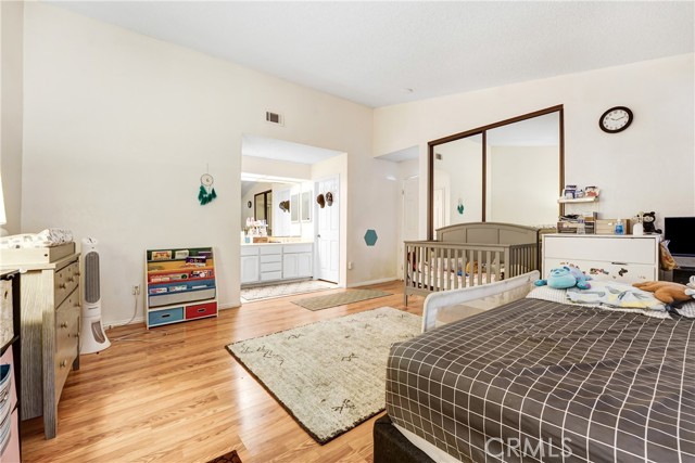 21050 Community Street, Canoga Park CA: https://media.crmls.org/medias/922a232c-f107-49b5-a8c5-526a38e258b2.jpg