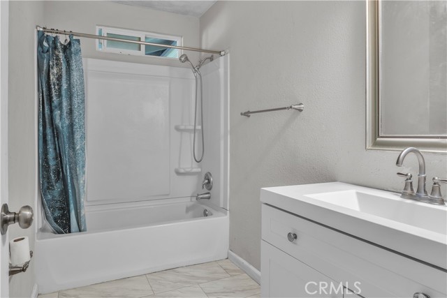 Detail Gallery Image 5 of 17 For 1527 Underwood, Atwater,  CA 95301 - 3 Beds | 2 Baths