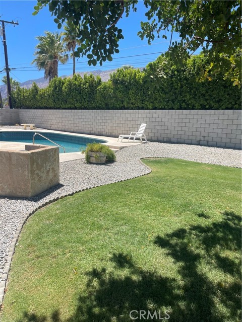 2605 N Kitty Hawk Drive, Palm Springs CA: https://media.crmls.org/medias/922b4324-33fe-42a8-896b-163d8b12f5f5.jpg
