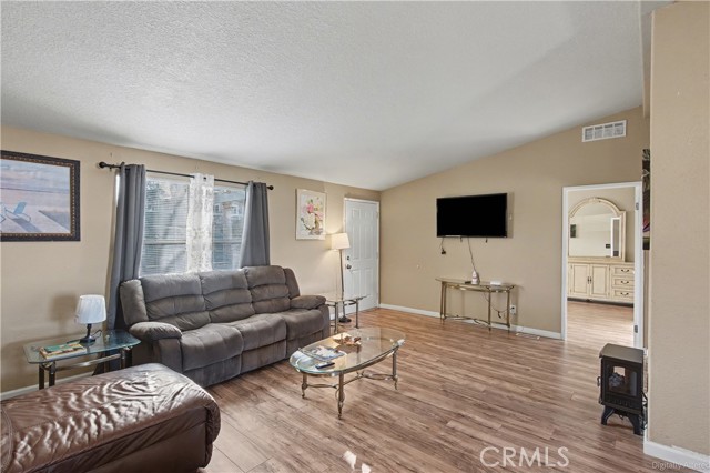 Detail Gallery Image 13 of 28 For 641 Dove Dr, Perris,  CA 92570 - 3 Beds | 2 Baths