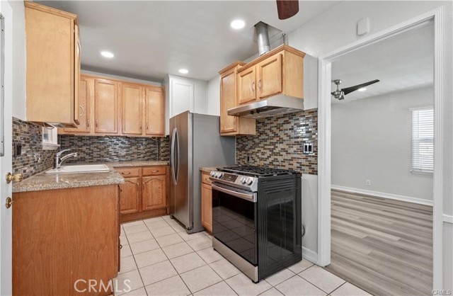 15702 Halldale Avenue, Gardena CA: https://media.crmls.org/medias/922bd87f-87e9-4ad7-b56b-5f28b7315405.jpg
