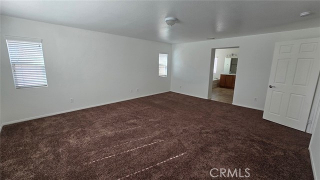 Detail Gallery Image 4 of 11 For 15792 Barrel Cactus Ln, Victorville,  CA 92394 - 3 Beds | 2/1 Baths