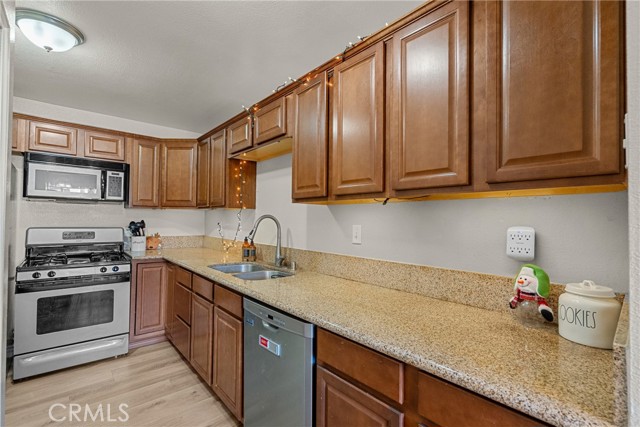 Detail Gallery Image 16 of 43 For 31363 the Old Road, Castaic,  CA 91384 - 3 Beds | 2/1 Baths