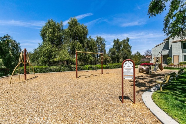 Detail Gallery Image 13 of 22 For 22011 Rimhurst Dr #178,  Lake Forest,  CA 92630 - 2 Beds | 1 Baths