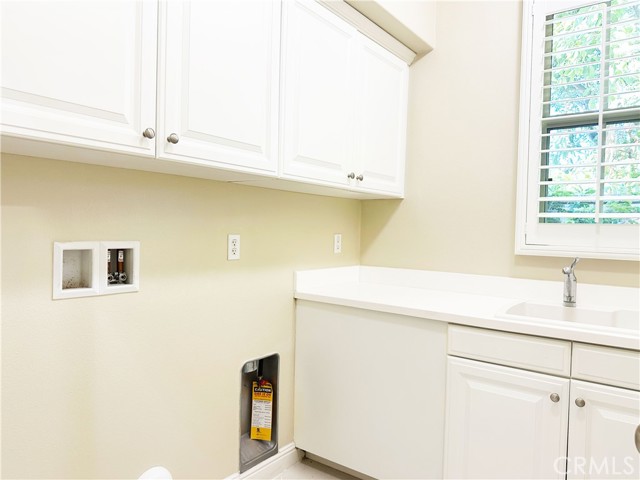 57 Donovan, Irvine CA: https://media.crmls.org/medias/922dde22-8cd1-476a-b980-cf20ad0aa810.jpg