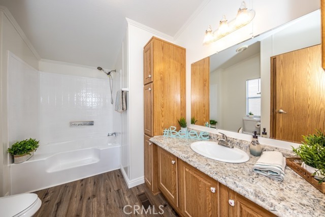 9080 Bloomfield Avenue, Cypress CA: https://media.crmls.org/medias/922e8344-79b0-4197-b650-8910aac71d26.jpg
