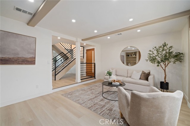 Detail Gallery Image 3 of 29 For 332 Flint Ave, Long Beach,  CA 90814 - 3 Beds | 3 Baths