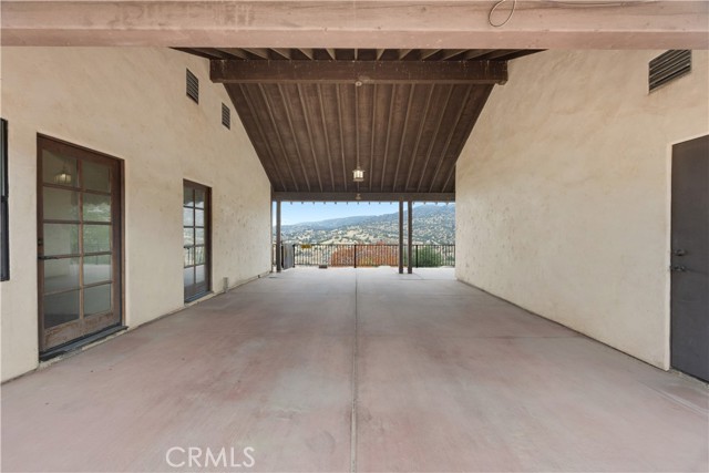 30721 Condor Place, Tehachapi CA: https://media.crmls.org/medias/922f275b-1a7e-4a4f-9f4a-79866cd94de7.jpg