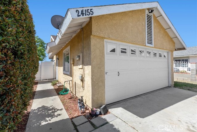 Detail Gallery Image 3 of 17 For 24155 Aylesbury Dr, Moreno Valley,  CA 92553 - 2 Beds | 2 Baths