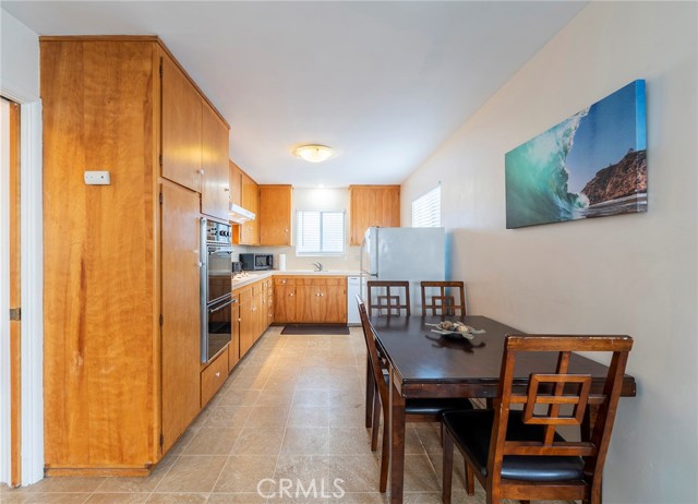 114 1/2 29TH, Newport Beach CA: https://media.crmls.org/medias/9230a12c-f500-409e-816b-165e14905a24.jpg