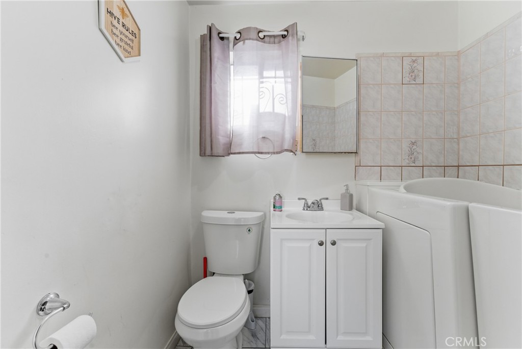 https://media.crmls.org/medias/92312b91-1860-458a-8572-ae0fc4221e22.jpg?preset=X-Large