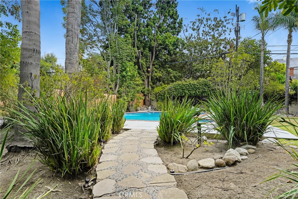 MLS #OC25224176 image #35