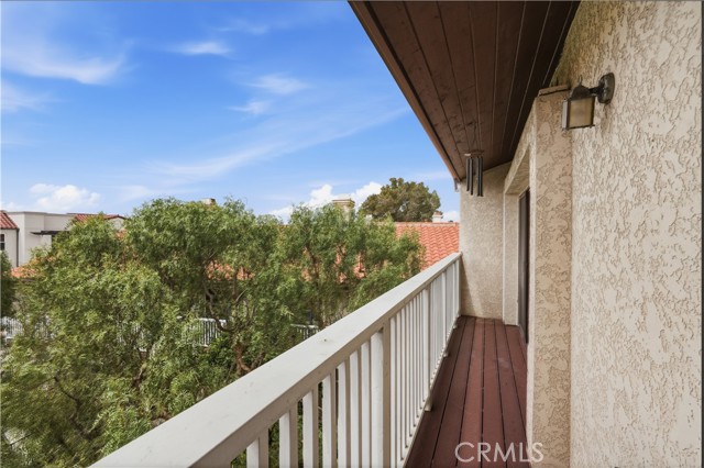 Detail Gallery Image 8 of 17 For 408 Avnue G Ave #30,  Redondo Beach,  CA 90227 - 3 Beds | 2/1 Baths