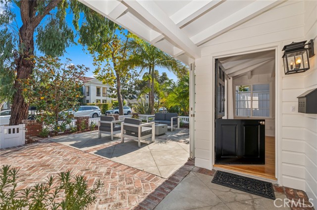 Detail Gallery Image 5 of 30 For 321 Poinsettia Ave, Corona Del Mar,  CA 92625 - 3 Beds | 2 Baths