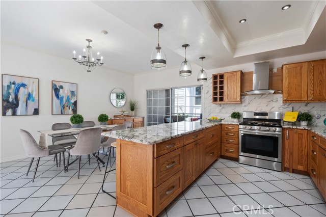 2006 Aviation Way, Redondo Beach CA: https://media.crmls.org/medias/92326859-7565-43d4-bce5-63fe33cd3ca3.jpg