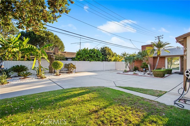 645 S Archer Street, Anaheim CA: https://media.crmls.org/medias/9232b6c0-5a06-4690-8e96-e1a1b8a7b25a.jpg