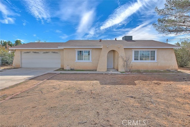 Detail Gallery Image 2 of 29 For 22133 Thunderbird, Apple Valley,  CA 92307 - 2 Beds | 1 Baths