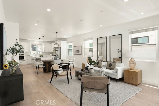 608 Malibu, Costa Mesa CA: https://media.crmls.org/medias/923313dc-3dde-41c5-ad69-df0c541c033c.jpg