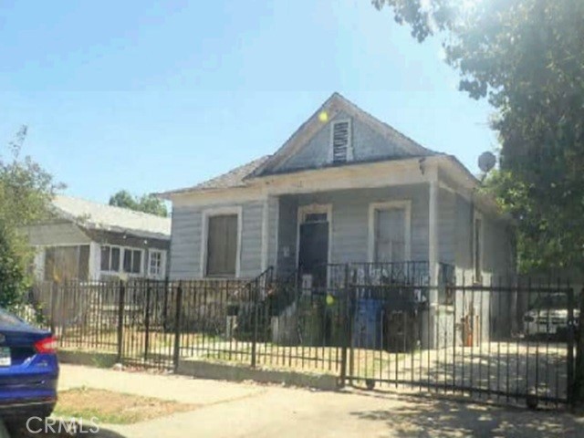 908 E 49th Place
