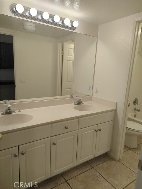Detail Gallery Image 13 of 16 For 44516 Penbrook Ln, Temecula,  CA 92592 - 4 Beds | 3 Baths