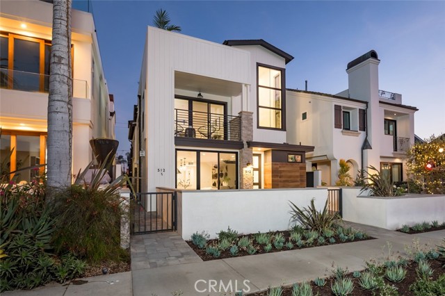 Detail Gallery Image 2 of 38 For 512 Marguerite Ave, Corona Del Mar,  CA 92625 - 3 Beds | 3/2 Baths