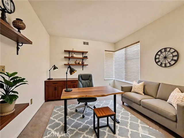 18 Decente, Irvine CA: https://media.crmls.org/medias/9234aa0e-e6d6-4913-9d89-d44ea8b46a6f.jpg