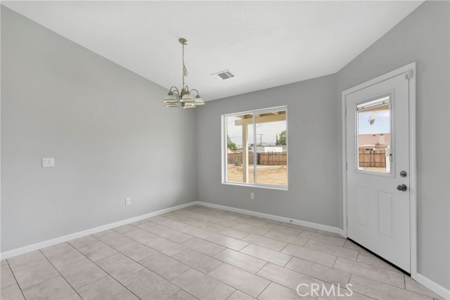 Detail Gallery Image 14 of 34 For 10376 Portland Ave, Hesperia,  CA 92345 - 4 Beds | 2/1 Baths