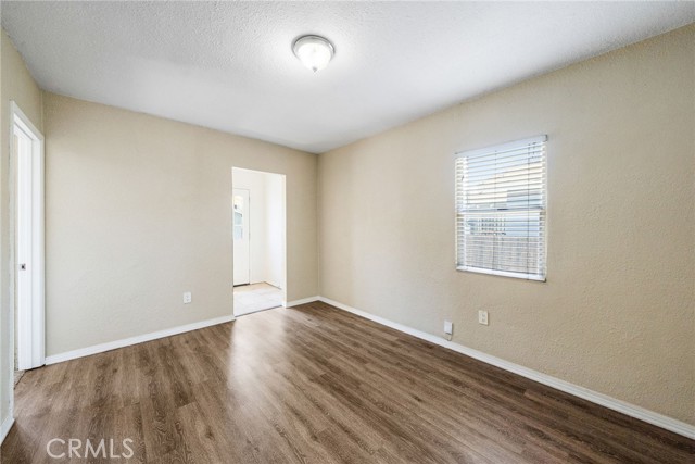 122 E 83rd Street, Los Angeles CA: https://media.crmls.org/medias/9235569e-0ce0-45f1-baf3-de9ff0f54d00.jpg