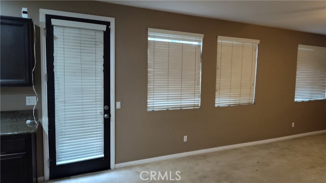 11318 Chinaberry Street, Corona CA: https://media.crmls.org/medias/9235cce3-2387-4abb-bb02-2e1f4300be65.jpg