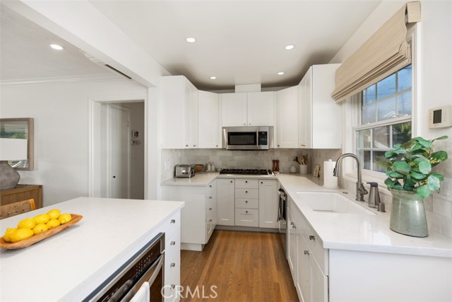 Detail Gallery Image 11 of 33 For 222 Lillian Pl, Costa Mesa,  CA 92627 - 3 Beds | 2 Baths