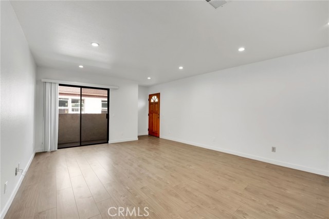 Detail Gallery Image 7 of 22 For 1117 Linden Ave #21,  Glendale,  CA 91201 - 2 Beds | 2 Baths