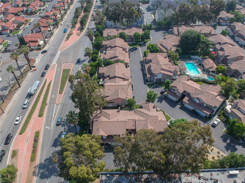 https://media.crmls.org/medias/9236c526-1bdf-4366-964e-fc584b494930.jpg?preset=X-Large