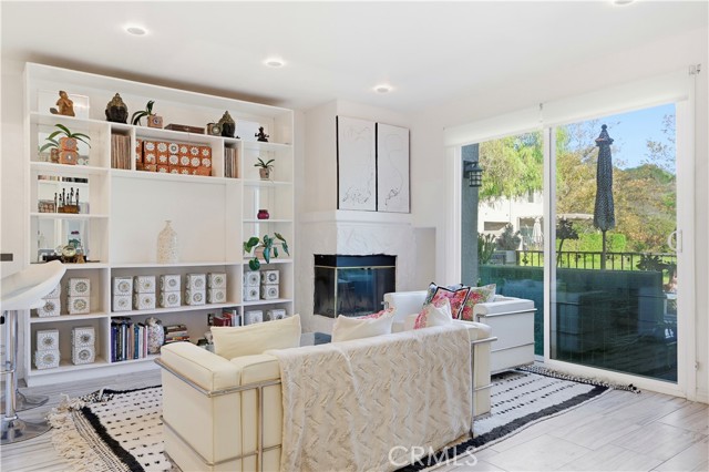 Detail Gallery Image 17 of 55 For 22350 Heritage Pass, Chatsworth,  CA 91311 - 2 Beds | 2/1 Baths