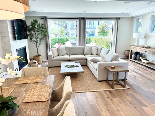 Detail Gallery Image 8 of 56 For 512 Jasmine Ave, Corona Del Mar,  CA 92625 - 3 Beds | 3/1 Baths