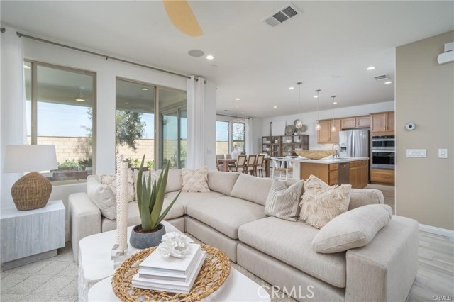 Detail Gallery Image 15 of 44 For 3677 S Bearberry Ave, Ontario,  CA 91761 - 5 Beds | 3 Baths