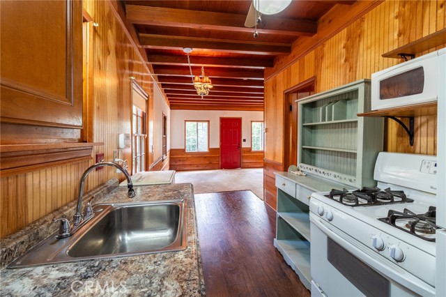 Detail Gallery Image 13 of 30 For 26370 Alpine Lane, Twin Peaks,  CA 92391 - 2 Beds | 1 Baths