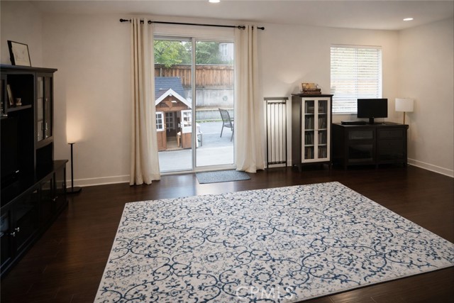 Detail Gallery Image 7 of 10 For 4689 Brookmore Ct, Riverside,  CA 92505 - 3 Beds | 3 Baths