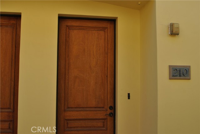 Detail Gallery Image 3 of 25 For 985 N Michillinda Ave #210,  Pasadena,  CA 91107 - 2 Beds | 2/1 Baths