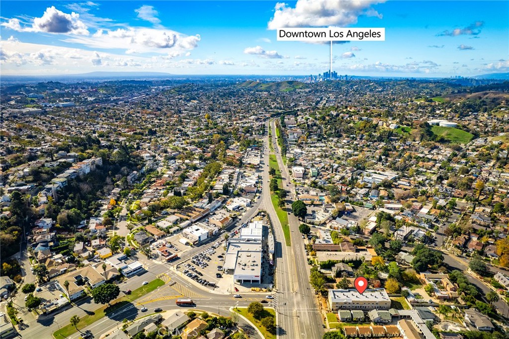 https://media.crmls.org/medias/92388795-adab-4021-a8c7-671ca1053a13.jpg?preset=X-Large