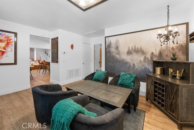 Detail Gallery Image 9 of 30 For 39965 Hillcrest, Big Bear Lake,  CA 92315 - 4 Beds | 2 Baths