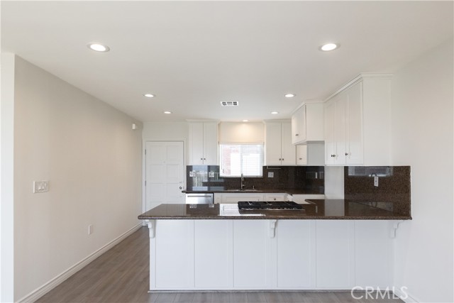 Detail Gallery Image 6 of 10 For 2930 S Peck Ave, San Pedro,  CA 90731 - 2 Beds | 1 Baths