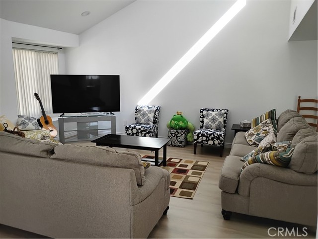 Detail Gallery Image 5 of 12 For 428 Golden Springs, Diamond Bar,  CA 91765 - 2 Beds | 1/1 Baths