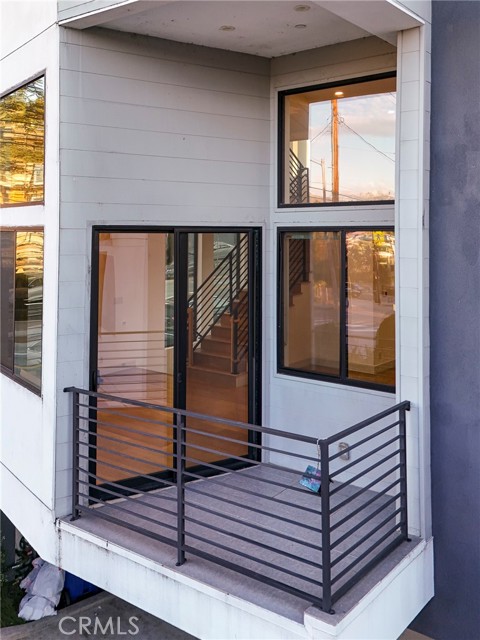 Detail Gallery Image 40 of 46 For 2400 Glendale Ct, Los Angeles,  CA 90039 - 3 Beds | 3 Baths